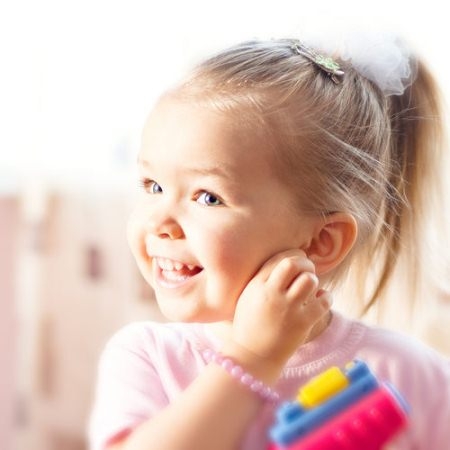 Фото - Когда лучше прокалывать уши ребенку?